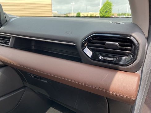 Certified 2025 Honda Pilot Elite image 32