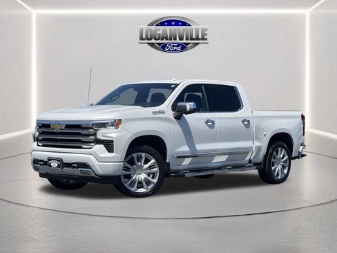 Used 2022 Chevrolet Silverado 1500 High Country w/ High Country Premium Package AWD/4WD image 1