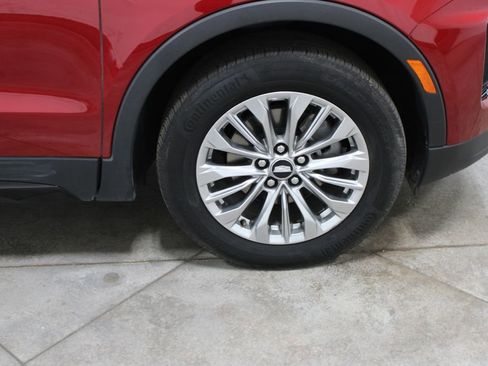 Used 2024 Cadillac XT4 Premium Luxury image 48