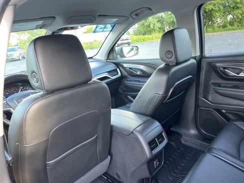Used 2023 GMC Terrain SLT AWD/4WD image 25
