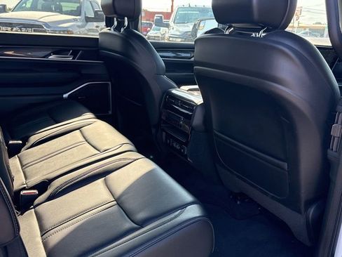 Used 2024 Jeep Wagoneer 2WD w/ Premium Group I image 17