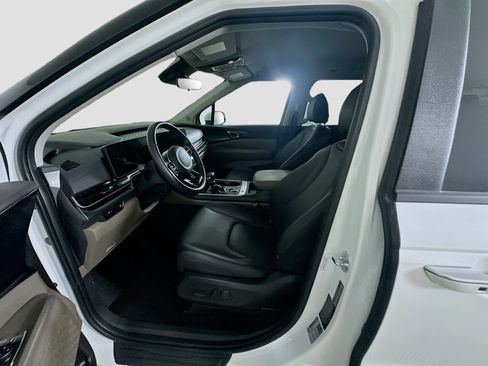 Used 2026 Kia Carnival FWD image 13