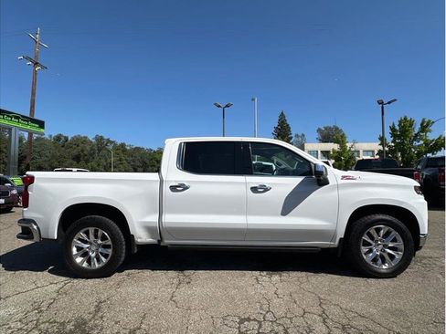 Used 2022 Chevrolet Silverado 1500 LTZ AWD/4WD image 9