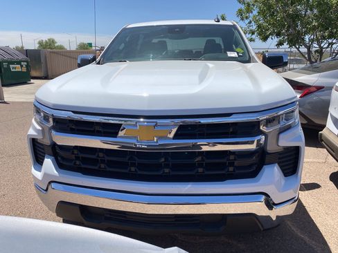 Used 2025 Chevrolet Silverado 1500 LT RWD image 6