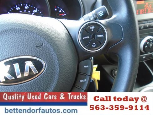 Used 2016 Kia Soul FWD image 16