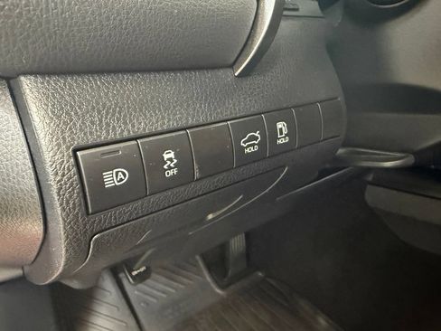Used 2019 Toyota Camry LE w/ Convenience Package FWD image 17