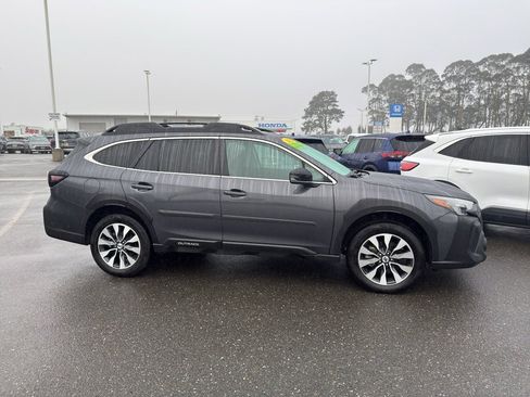 Used 2023 Subaru Outback Limited XT AWD/4WD image 4