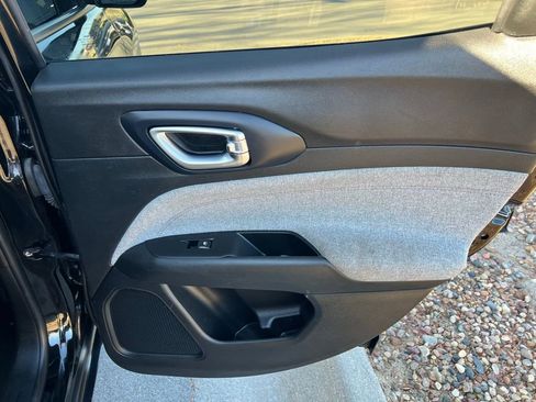 Used 2022 Jeep Compass Latitude image 22