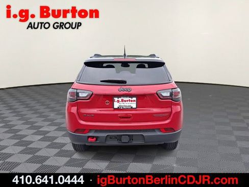 Used 2024 Jeep Compass Trailhawk w/ Trailhawk Elite Group AWD/4WD image 5