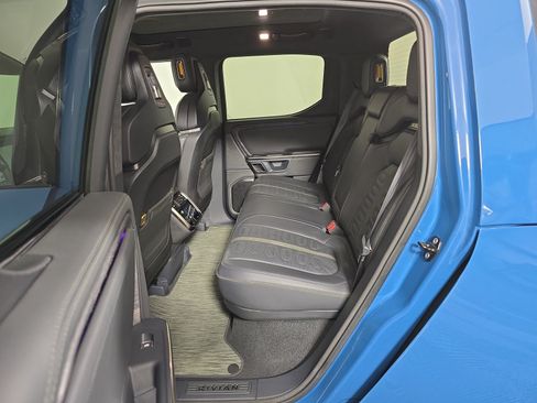 Used 2022 Rivian R1T Adventure AWD/4WD image 21
