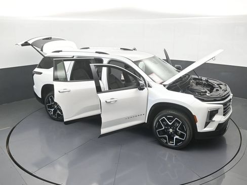 Used 2025 Chevrolet Traverse High Country FWD image 77