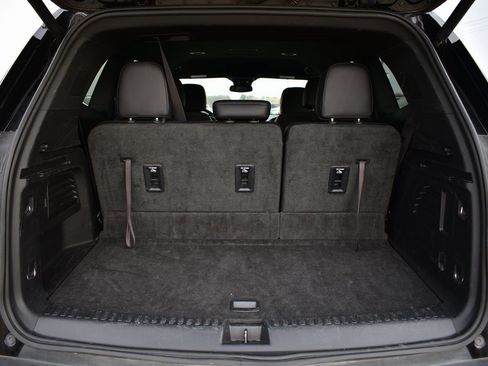 Used 2024 GMC Acadia Elevation image 28