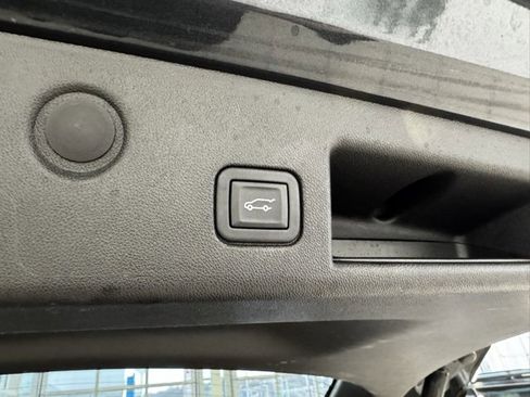 Certified 2023 Chevrolet Equinox LT w/ Driver Convenience Package image 38