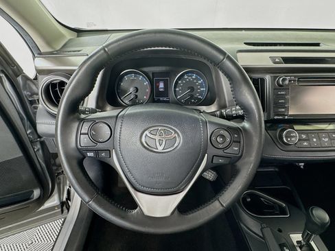 Used 2018 Toyota RAV4 XLE AWD/4WD image 13