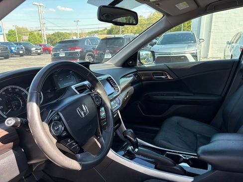 Used 2017 Honda Accord EX-L image 7