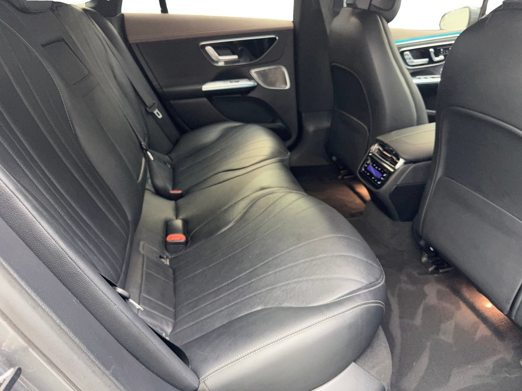 Used 2023 Mercedes-Benz EQE 500 4MATIC Sedan image 39