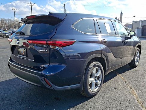 Used 2022 Toyota Highlander LE AWD/4WD image 24