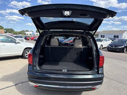 Used 2017 Honda Pilot Touring image 22