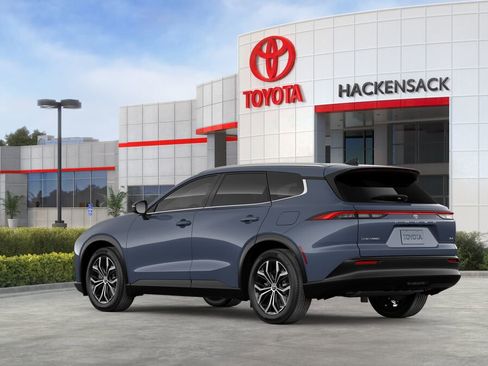 Used 2026 Toyota Crown Signia image 6