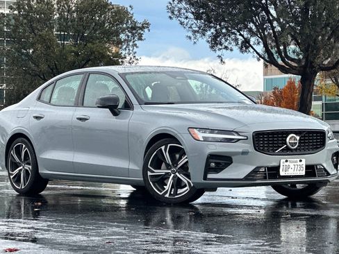 Used 2024 Volvo S60 B5 Plus image 2