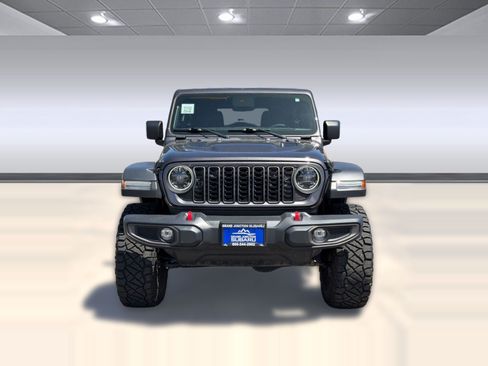 Used 2024 Jeep Wrangler Unlimited Rubicon w/ Convenience Group AWD/4WD image 6