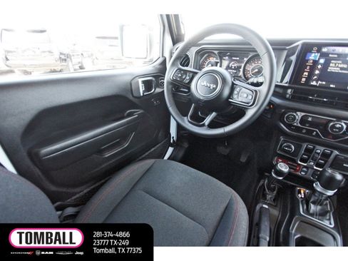 Used 2026 Jeep Wrangler Unlimited Rubicon AWD/4WD image 9