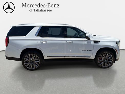 Used 2025 GMC Yukon Denali Ultimate AWD/4WD image 4
