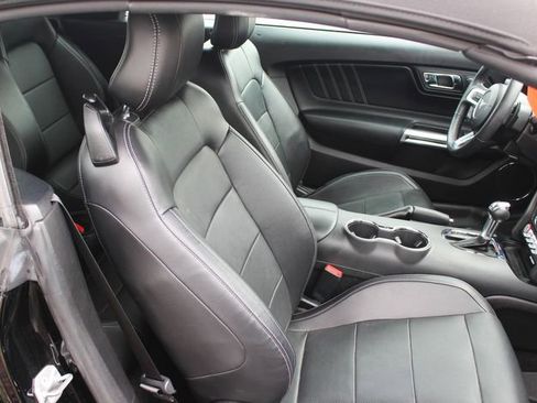 Used 2017 Ford Mustang GT Premium w/ Equipment Group 401A RWD image 21