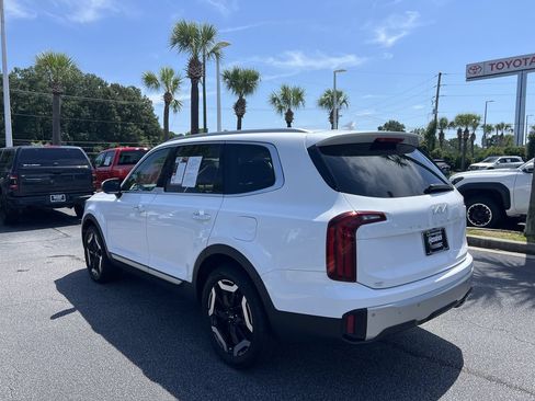 Used 2023 Kia Telluride S FWD image 8