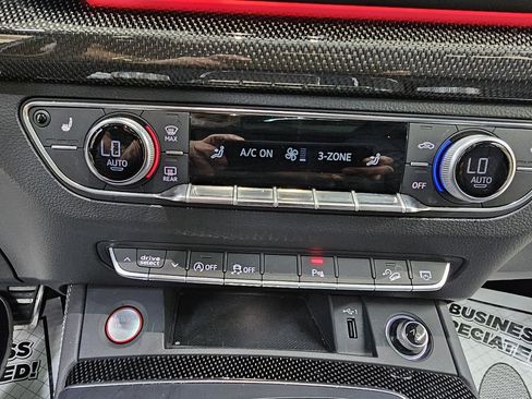 Used 2018 Audi SQ5 Prestige w/ Prestige Package image 35