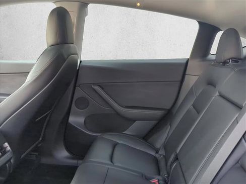 Used 2022 Tesla Model Y Performance image 16