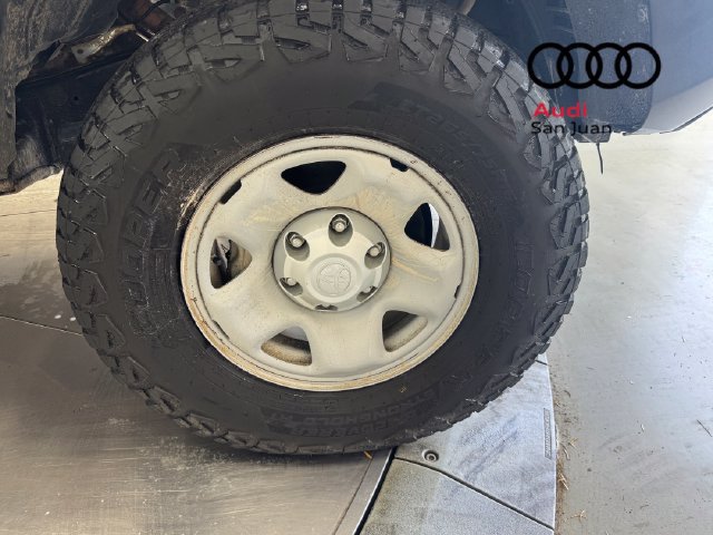 Used 2018 Toyota Tacoma SR AWD/4WD image 4