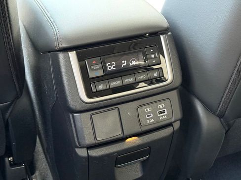 Used 2026 Subaru Ascent Limited Bronze AWD/4WD image 23