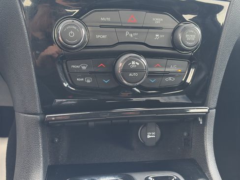 Used 2023 Chrysler 300 S RWD image 20