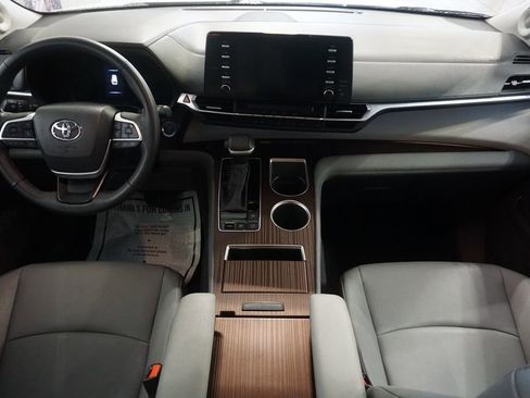 Used 2024 Toyota Sienna XLE w/ XLE Plus Package image 27