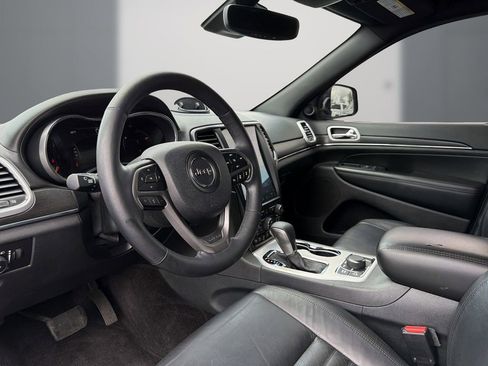 Used 2018 Jeep Grand Cherokee Limited AWD/4WD image 13