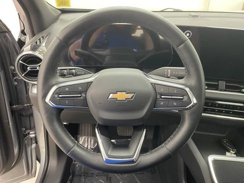 Used 2025 Chevrolet Equinox LT w/ Safety and Technology Package AWD/4WD image 11