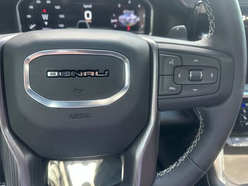 Used 2025 GMC Sierra 1500 Denali Ultimate AWD/4WD image 36
