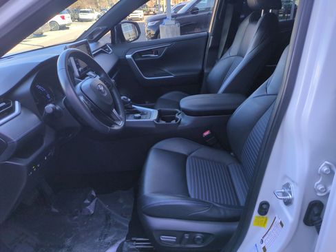 Used 2020 Toyota RAV4 XSE w/ XSE Grade Weather Package image 15