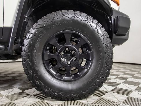 Used 2012 Toyota FJ Cruiser 4WD w/ Convenience Pkg image 37