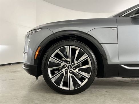 Used 2023 Cadillac Lyriq 2WD image 34