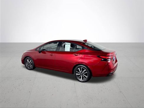 Used 2021 Nissan Versa SV FWD image 8