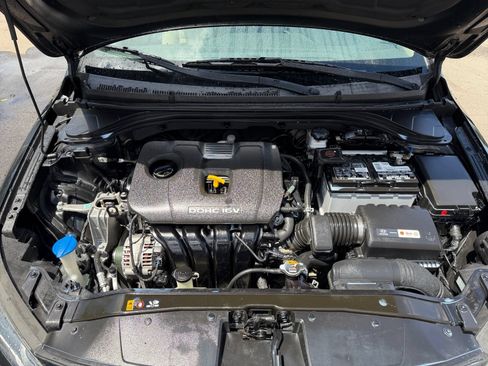 Used 2017 Hyundai Elantra Value Edition FWD image 35