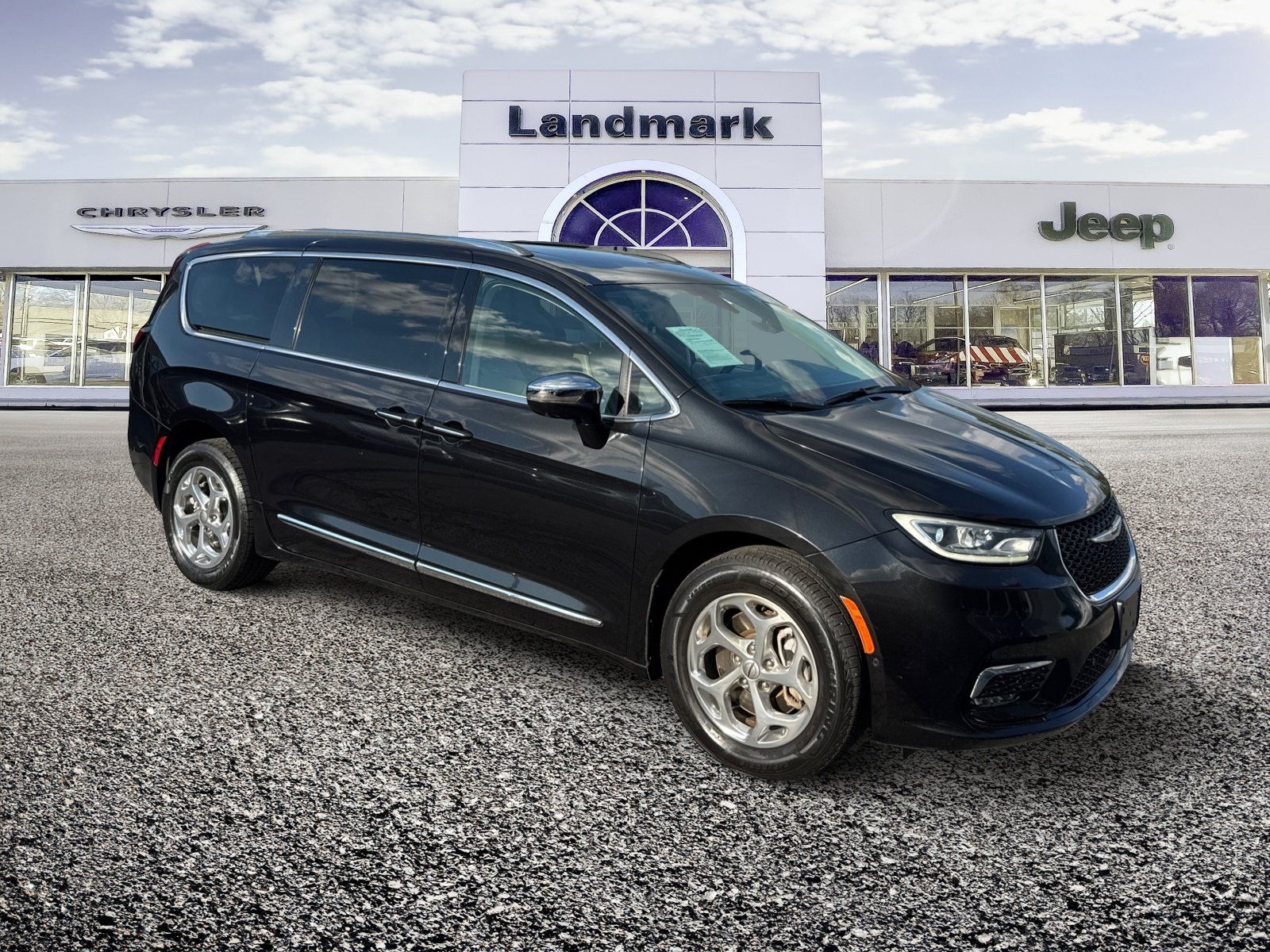 Used 2021 Chrysler Pacifica Limited w/ Premium & Safety Sphere Group AWD/4WD image 21