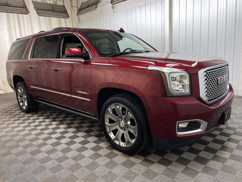 Used 2016 GMC Yukon XL Denali w/ Open Road Package AWD/4WD image 30