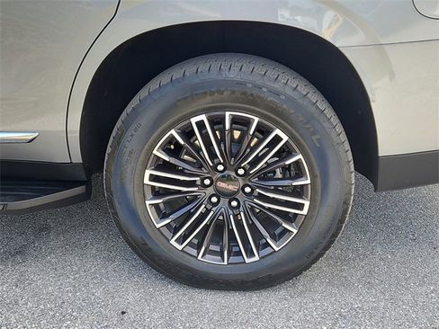 Certified 2025 GMC Yukon Elevation image 8