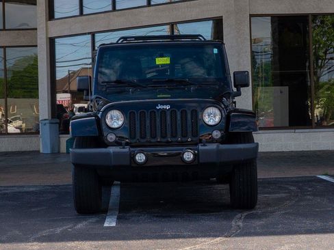 Used 2015 Jeep Wrangler Unlimited Sahara w/ Max Tow Package AWD/4WD image 7