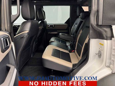 Used 2023 Ford Bronco Wildtrak image 14