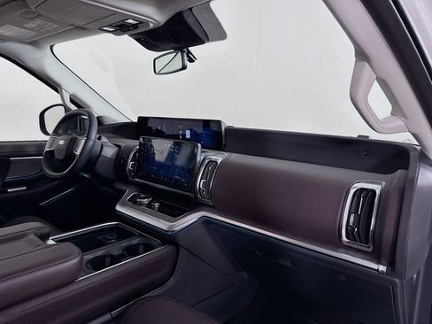 New 2025 Ford Expedition Platinum w/ Platinum Ultimate Package image 33