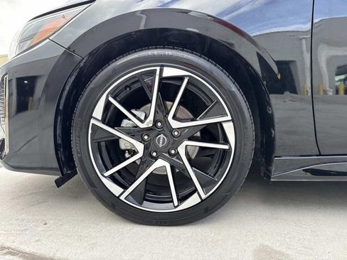 Used 2025 Nissan Sentra SR w/ SR Premium Package FWD image 4